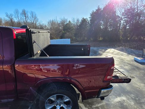 Used 2020 RAM 1500 Laramie image 10