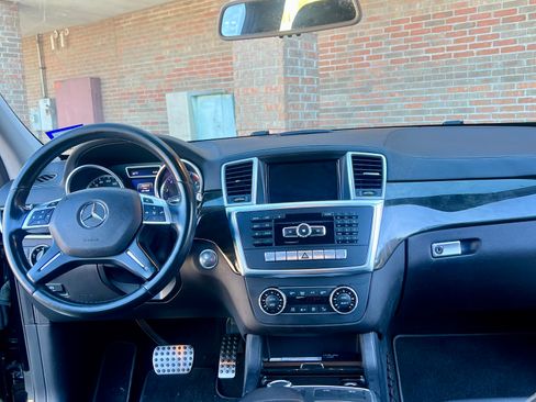 Used 2016 Mercedes-Benz GL 450 4MATIC image 9