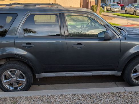 Used 2009 Ford Escape XLT image 10