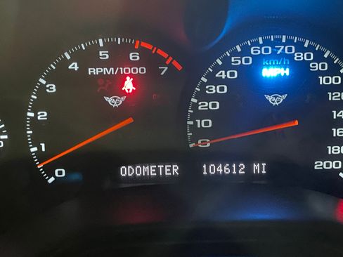 Used 2004 Chevrolet Corvette Coupe w/ Preferred Equipment Group image 8