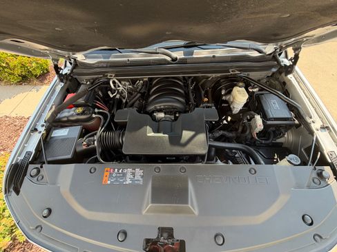 Used 2020 Chevrolet Suburban LT AWD/4WD image 16