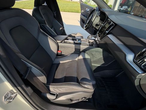 Used 2019 Volvo S60 T6 R-Design AWD/4WD image 4