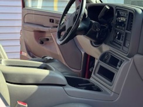 Used 2005 Chevrolet Tahoe LT w/ LT Preferred Equipment Group image 8