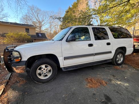 Used 2003 Chevrolet Suburban LS w/ LS Preferred Equipment Group image 1