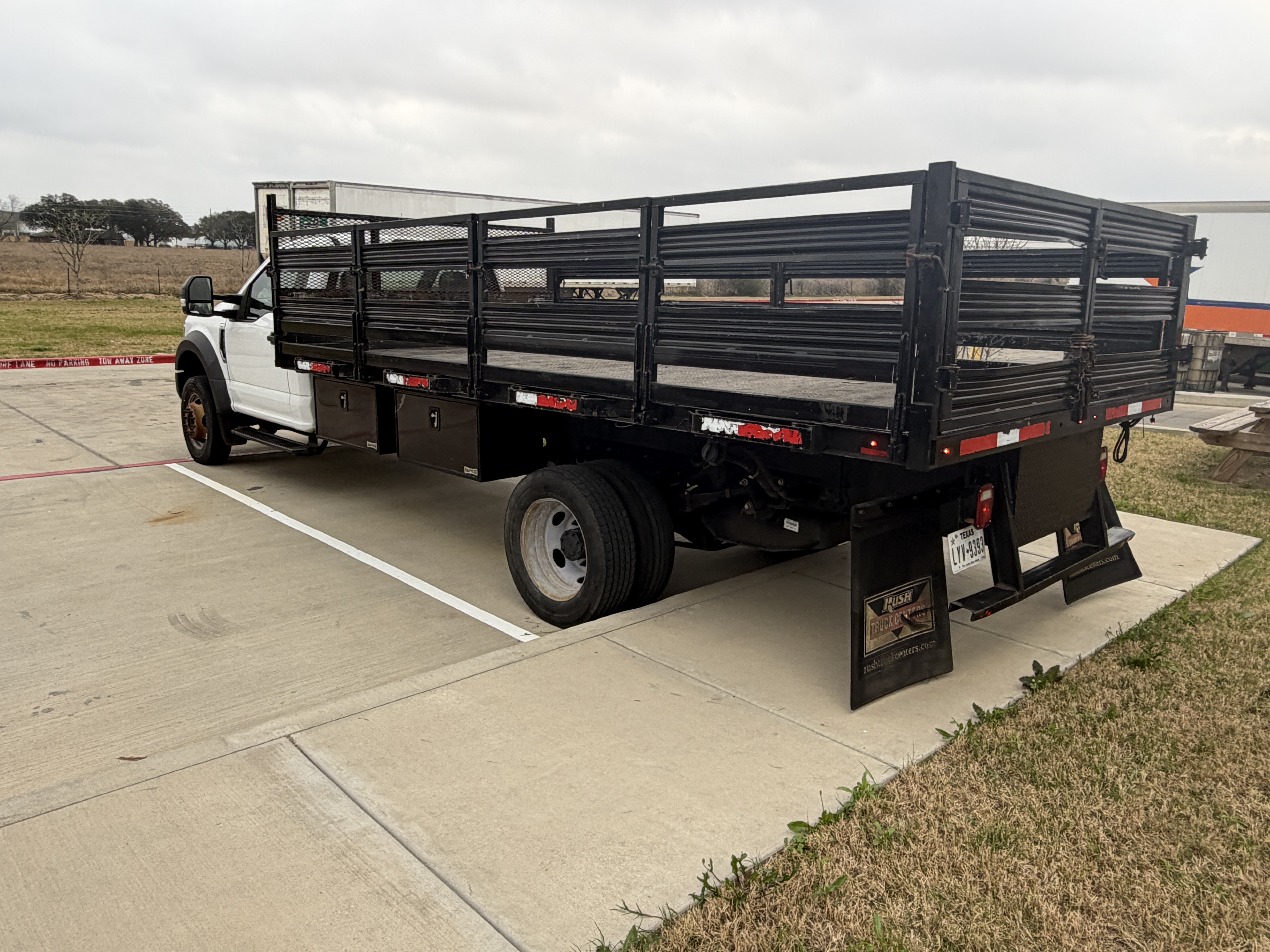 Used 2018 Ford F550 2WD Regular Cab Super Duty image 9