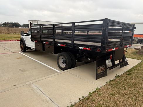 Used 2018 Ford F550 2WD Regular Cab Super Duty image 9