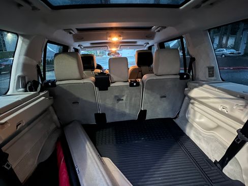 Used 2010 Land Rover LR4 HSE LUX image 12