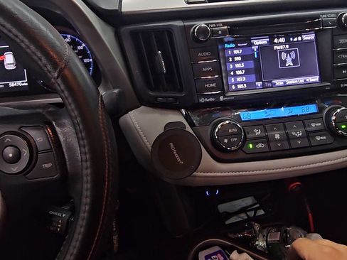 Used 2016 Toyota RAV4 XLE image 18