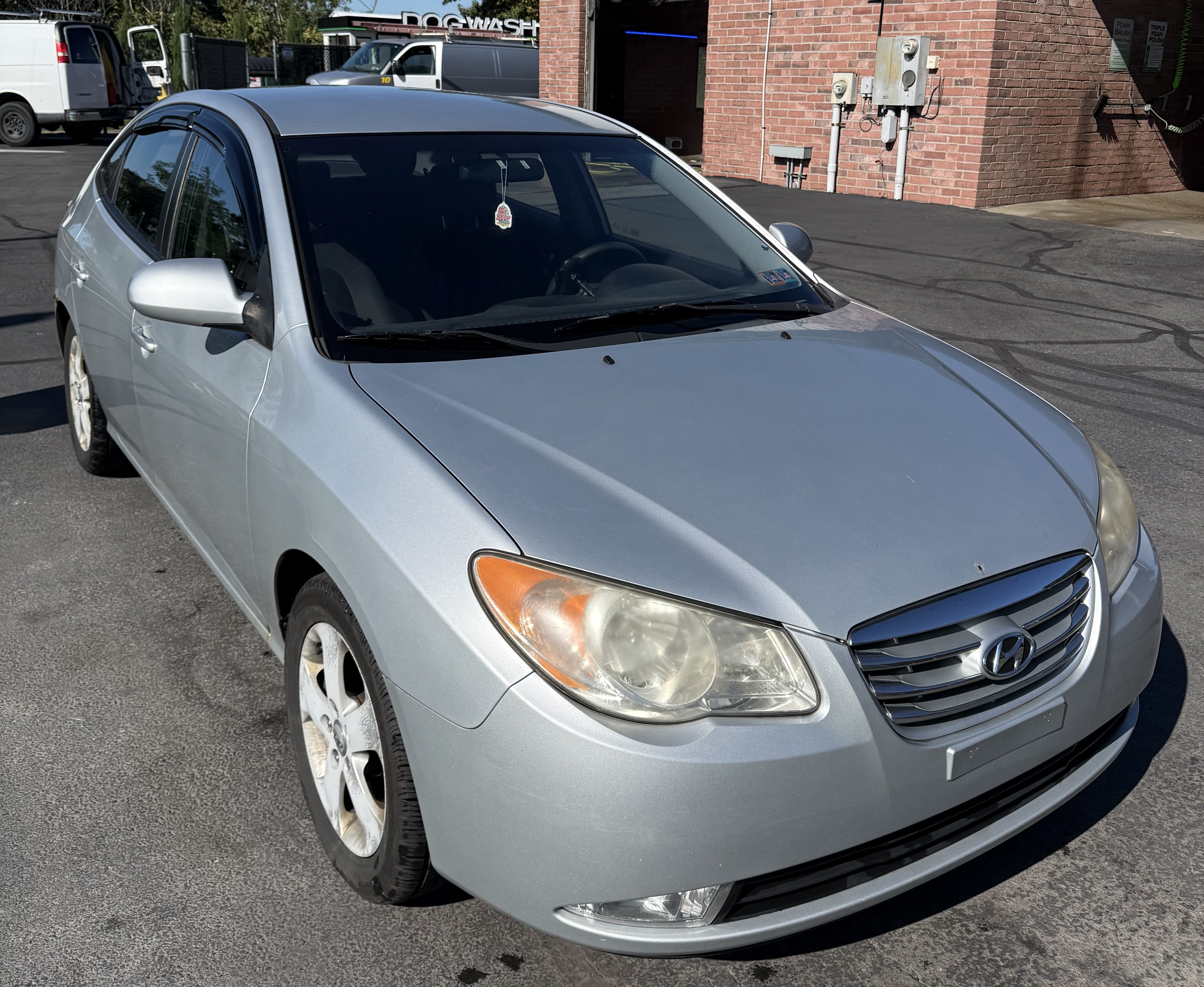 Used 2010 Hyundai Elantra SE FWD image 2