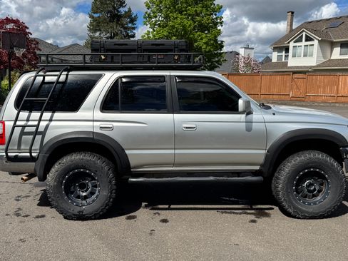 Used 1999 Toyota 4Runner SR5 image 10