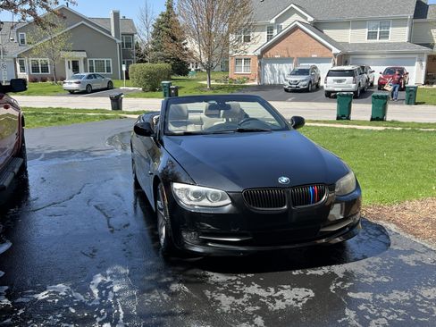 Used 2011 BMW 335i Convertible image 6