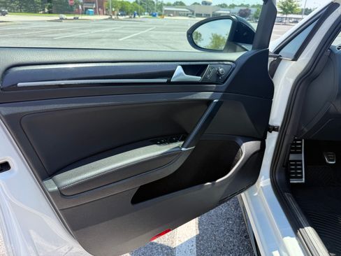 Used 2019 Volkswagen Golf R 4-Door AWD/4WD image 14