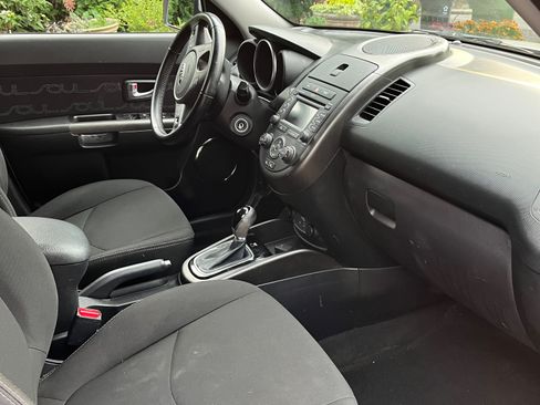 Used 2013 Kia Soul + w/ Audio Pkg image 8