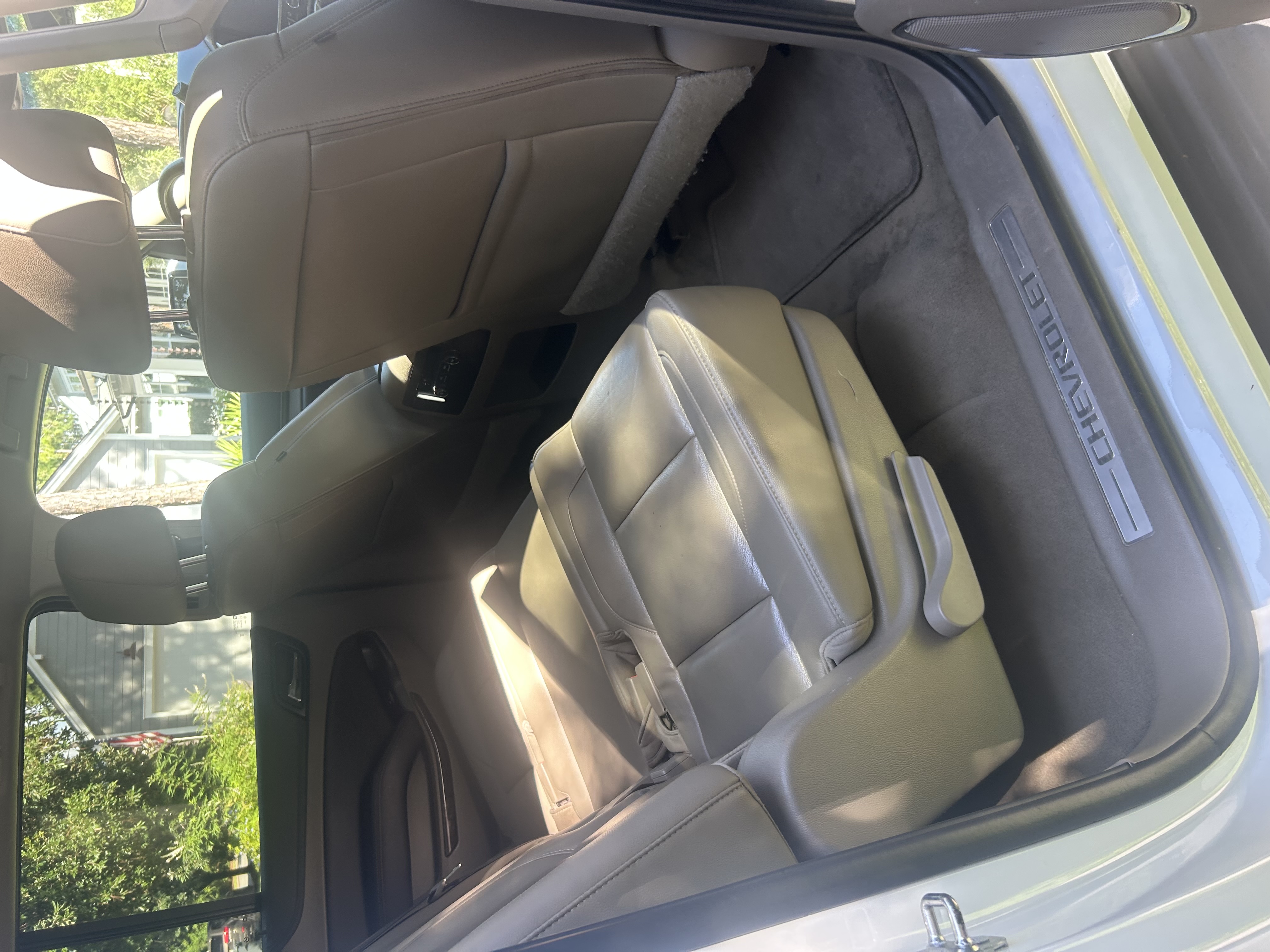 Used 2019 Chevrolet Suburban LT RWD image 9