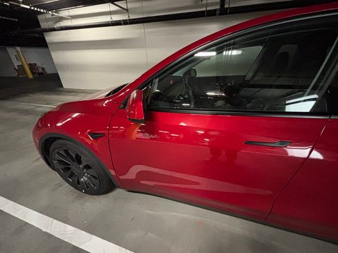 Used 2022 Tesla Model Y Performance AWD/4WD image 1