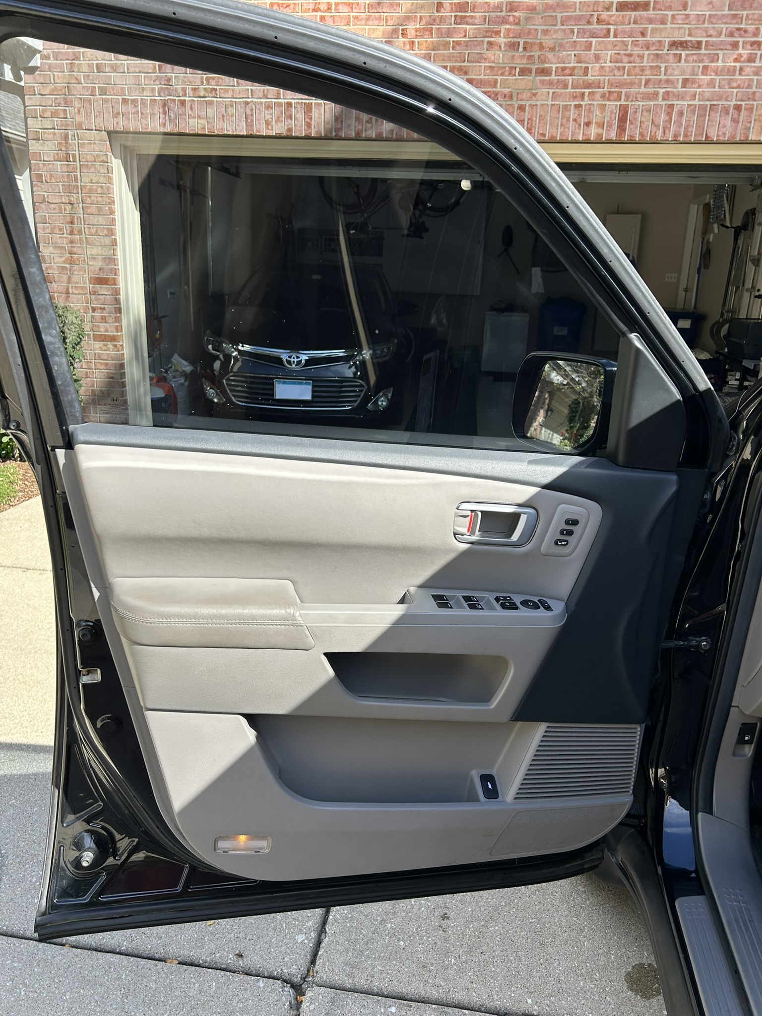 Used 2012 Honda Pilot Touring image 12