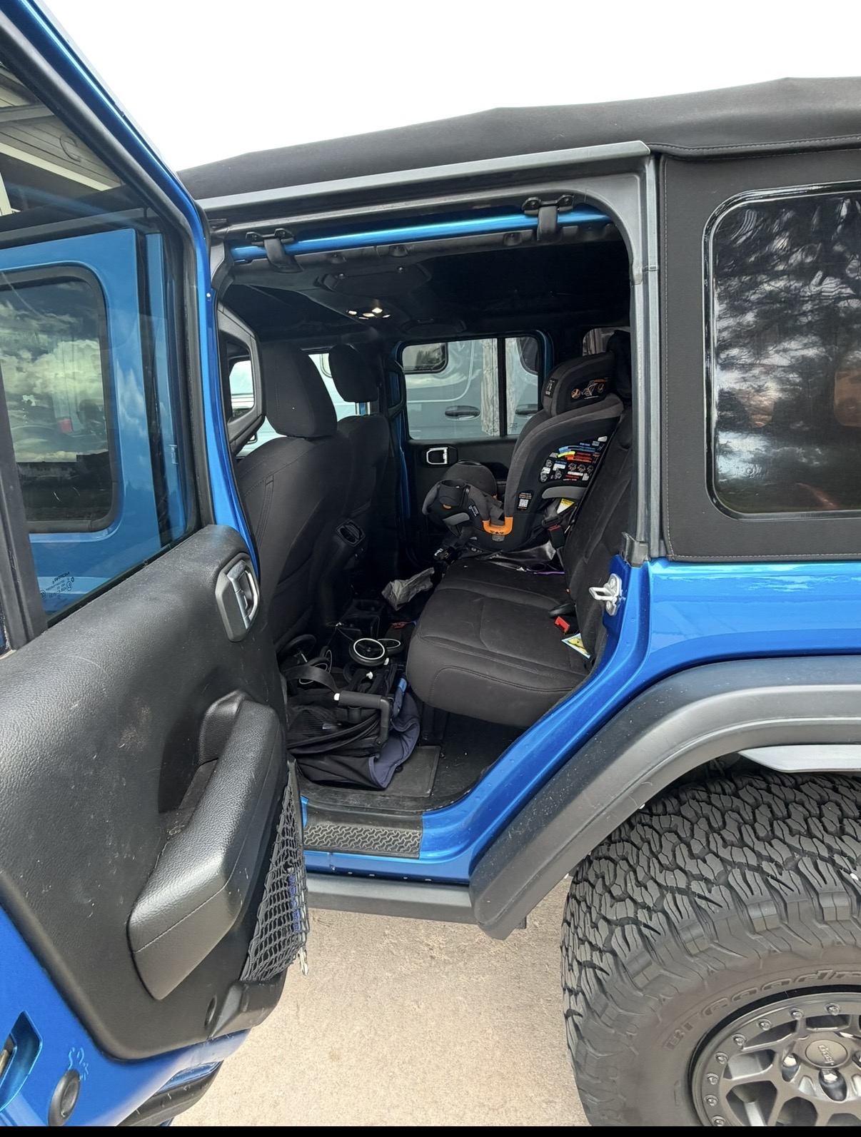 Used 2023 Jeep Wrangler Unlimited Sport AWD/4WD image 12