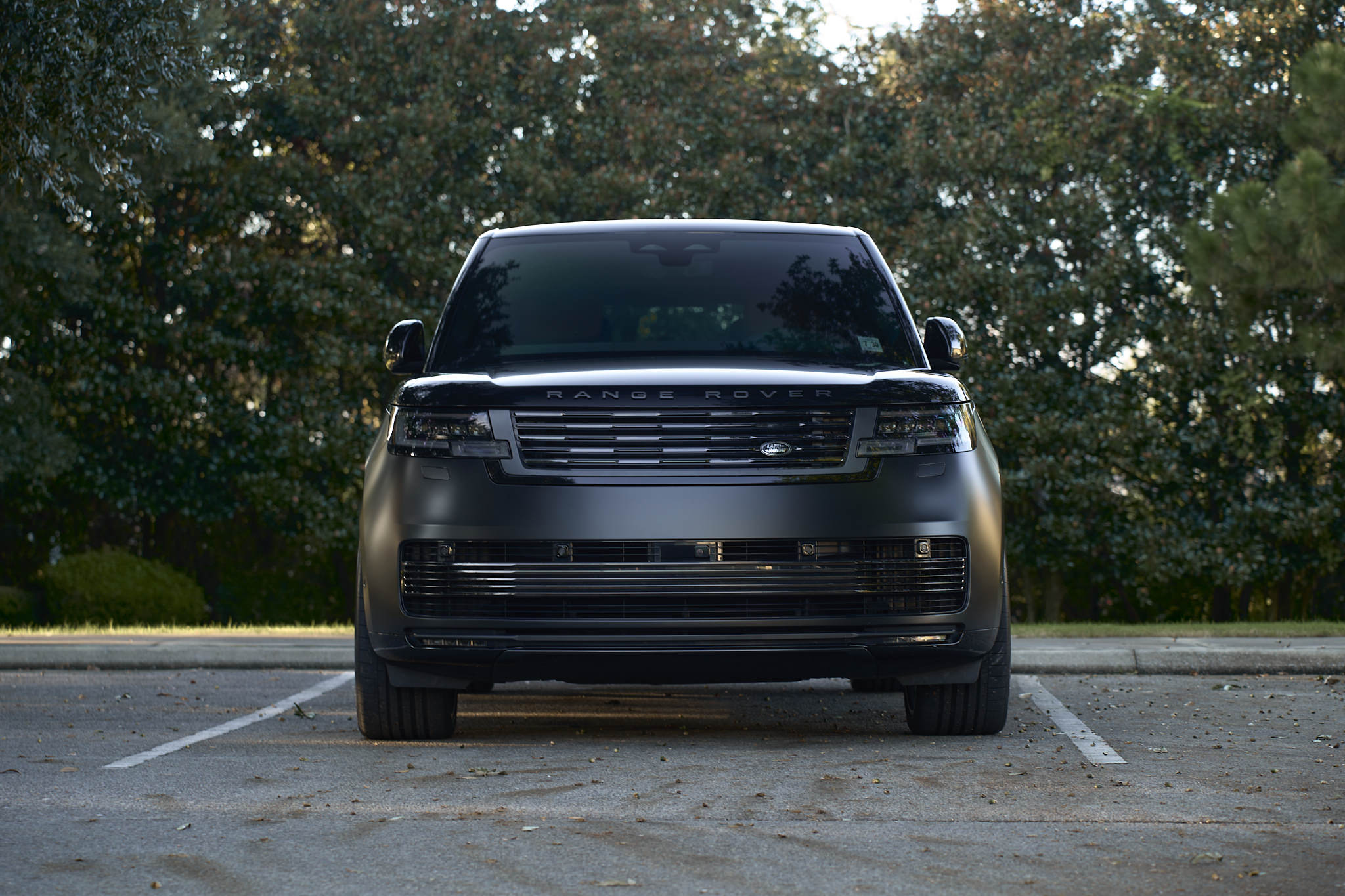 Used 2025 Land Rover Range Rover SV AWD/4WD image 1