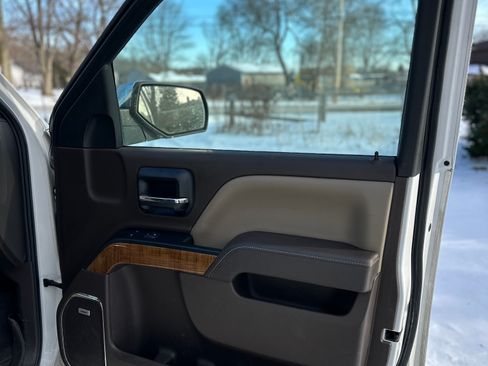 Used 2014 GMC Sierra 1500 SLT w/ SLT Crew Cab Value Package image 16