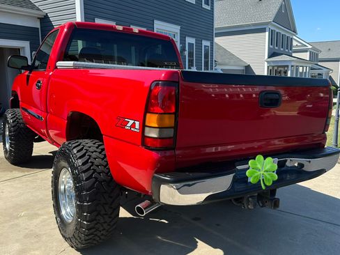Used 2006 GMC Sierra 1500 SLE w/ Light Duty Power Package image 2