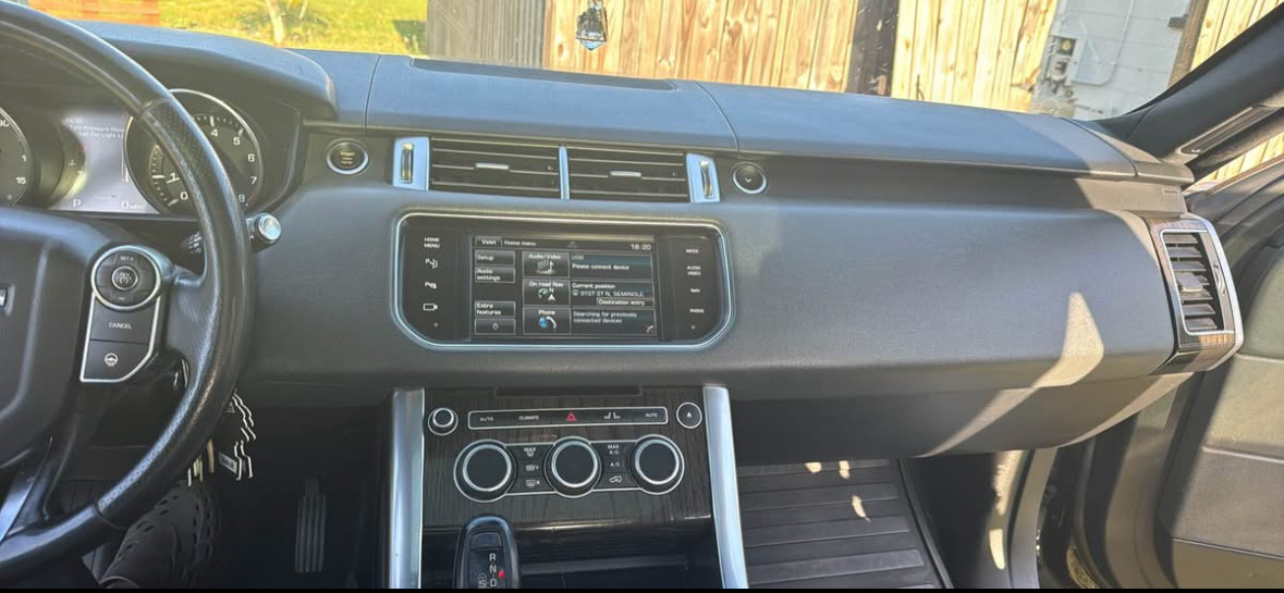 Used 2014 Land Rover Range Rover Sport HSE AWD/4WD image 15