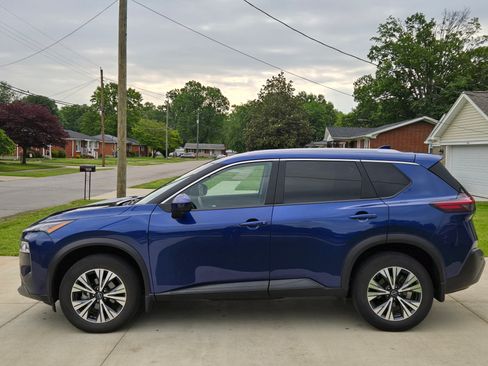 Used 2023 Nissan Rogue SV w/ SV Premium B Package FWD image 6