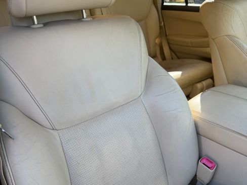 Used 2013 Lexus LX 570 4WD w/ Luxury Pkg image 10