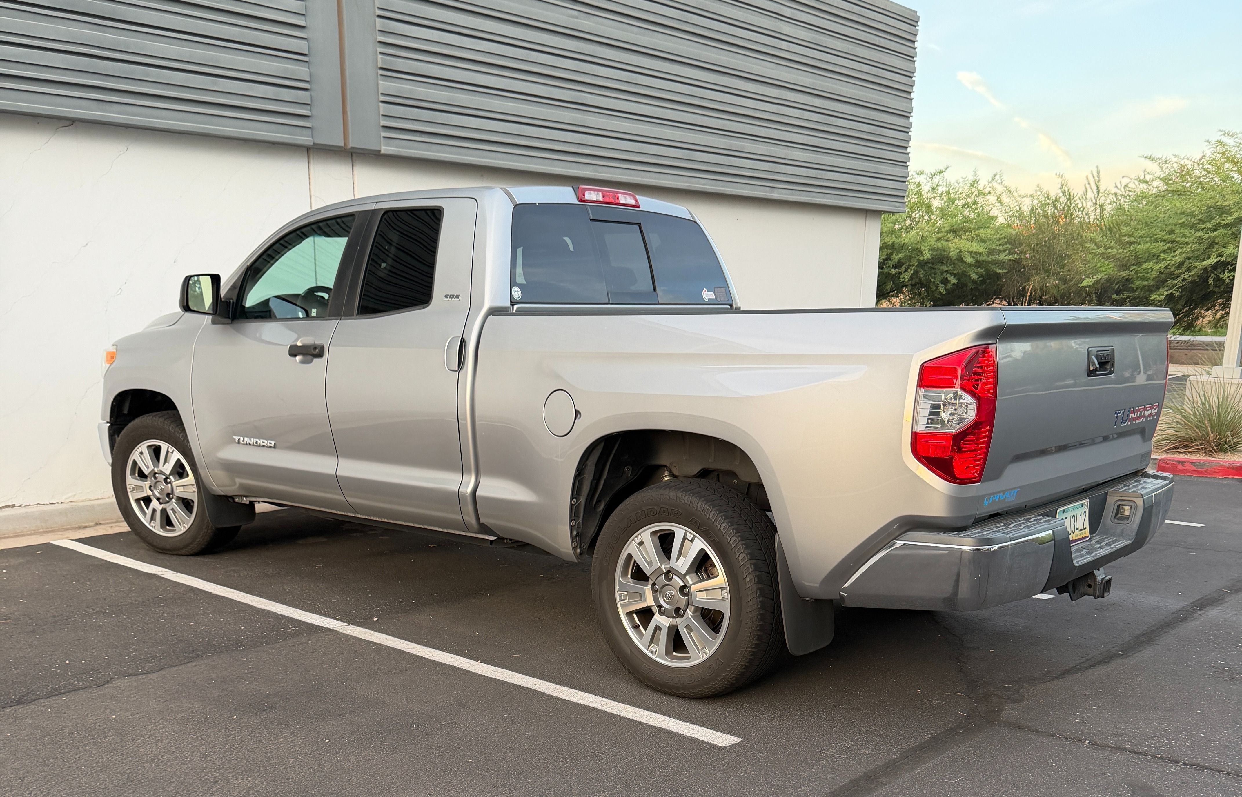 Used 2014 Toyota Tundra SR5 w/ SR5 Upgrade Package RWD image 2
