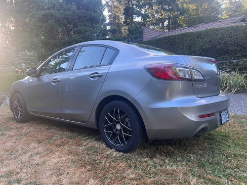 Used 2012 MAZDA MAZDA3 i SV FWD image 6