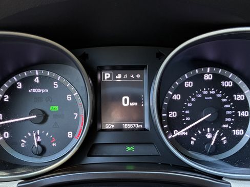 Used 2018 Hyundai Santa Fe Sport image 11