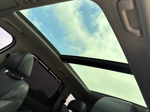 Used 2019 Hyundai Santa Fe Limited image 12