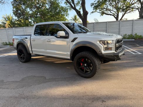Used 2017 Ford F150 Raptor w/ Equipment Group 802A Luxury AWD/4WD image 6