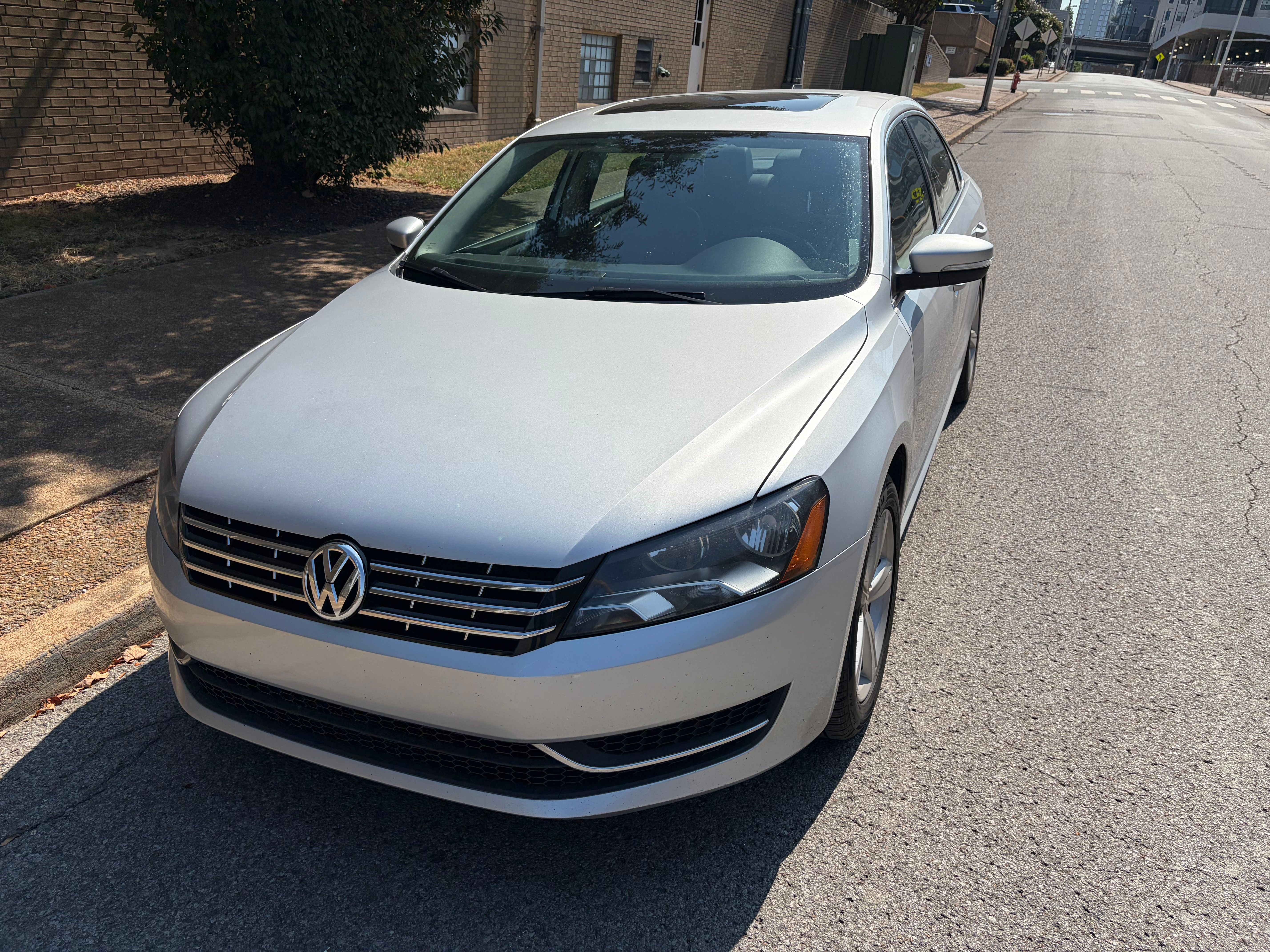 Used 2013 Volkswagen Passat TDI SE FWD image 1