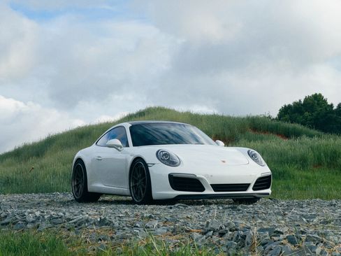 Used 2017 Porsche 911 Carrera S RWD image 1