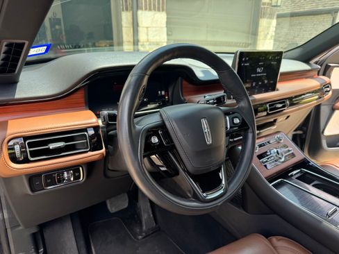 Used 2024 Lincoln Aviator Reserve w/ Equipment Group 201A RWD image 9