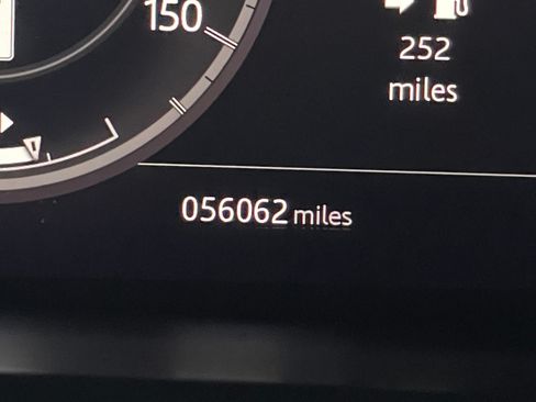 Used 2020 Land Rover Discovery HSE image 15