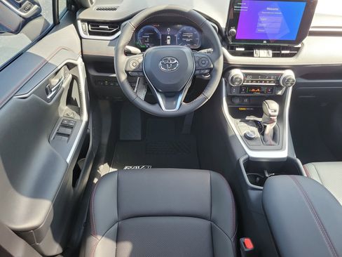Used 2025 Toyota RAV4 XSE image 12