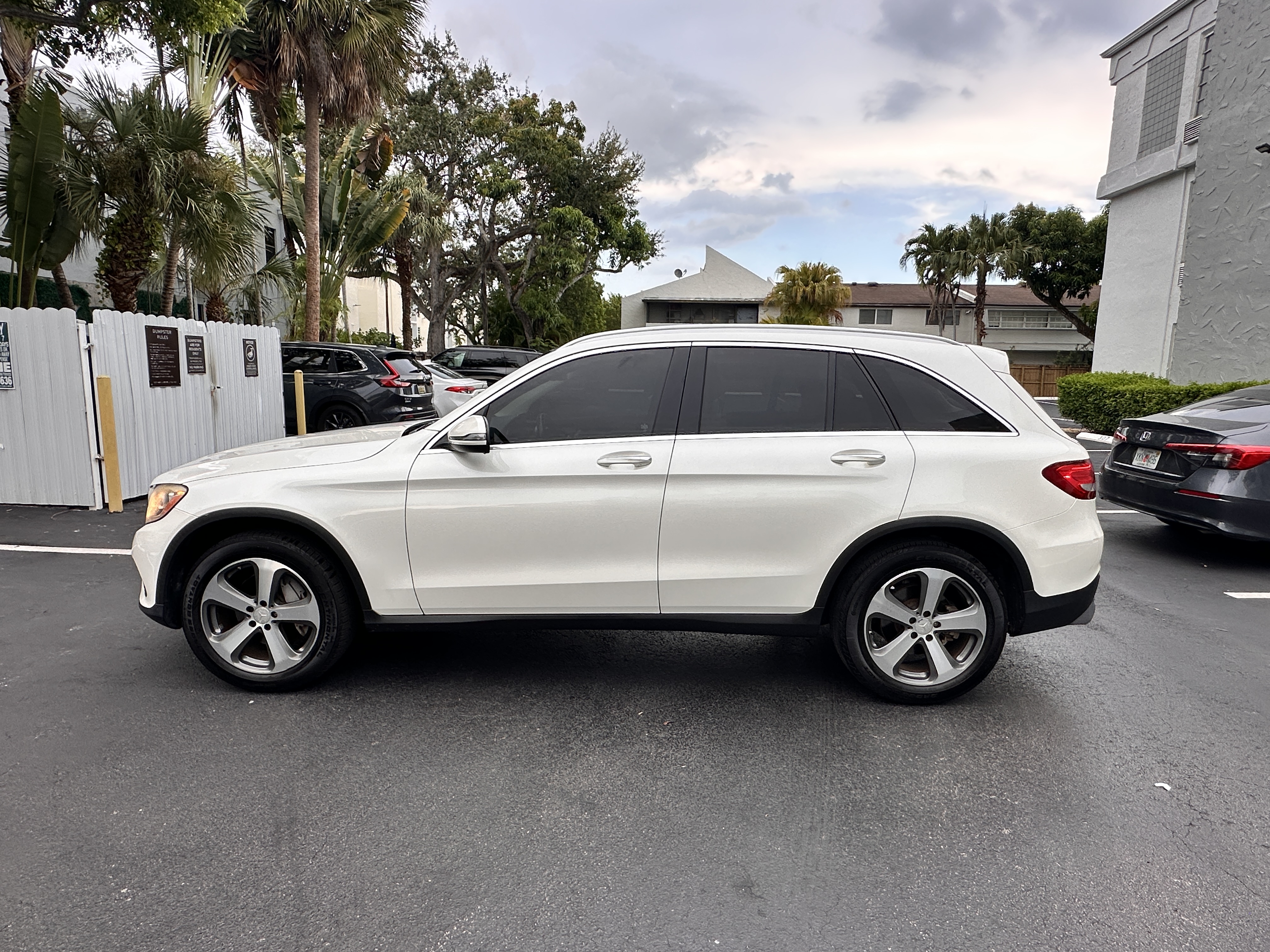 Used 2016 Mercedes-Benz GLC 300 image 1