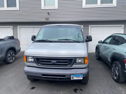 Used 2006 Ford E-250 and Econoline 250 image 6