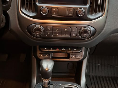 Used 2022 Chevrolet Colorado Z71 image 12