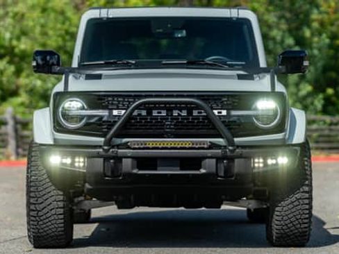 Used 2021 Ford Bronco First Edition AWD/4WD image 2