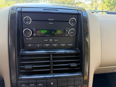 Used 2010 Ford Explorer Sport Trac Limited image 14