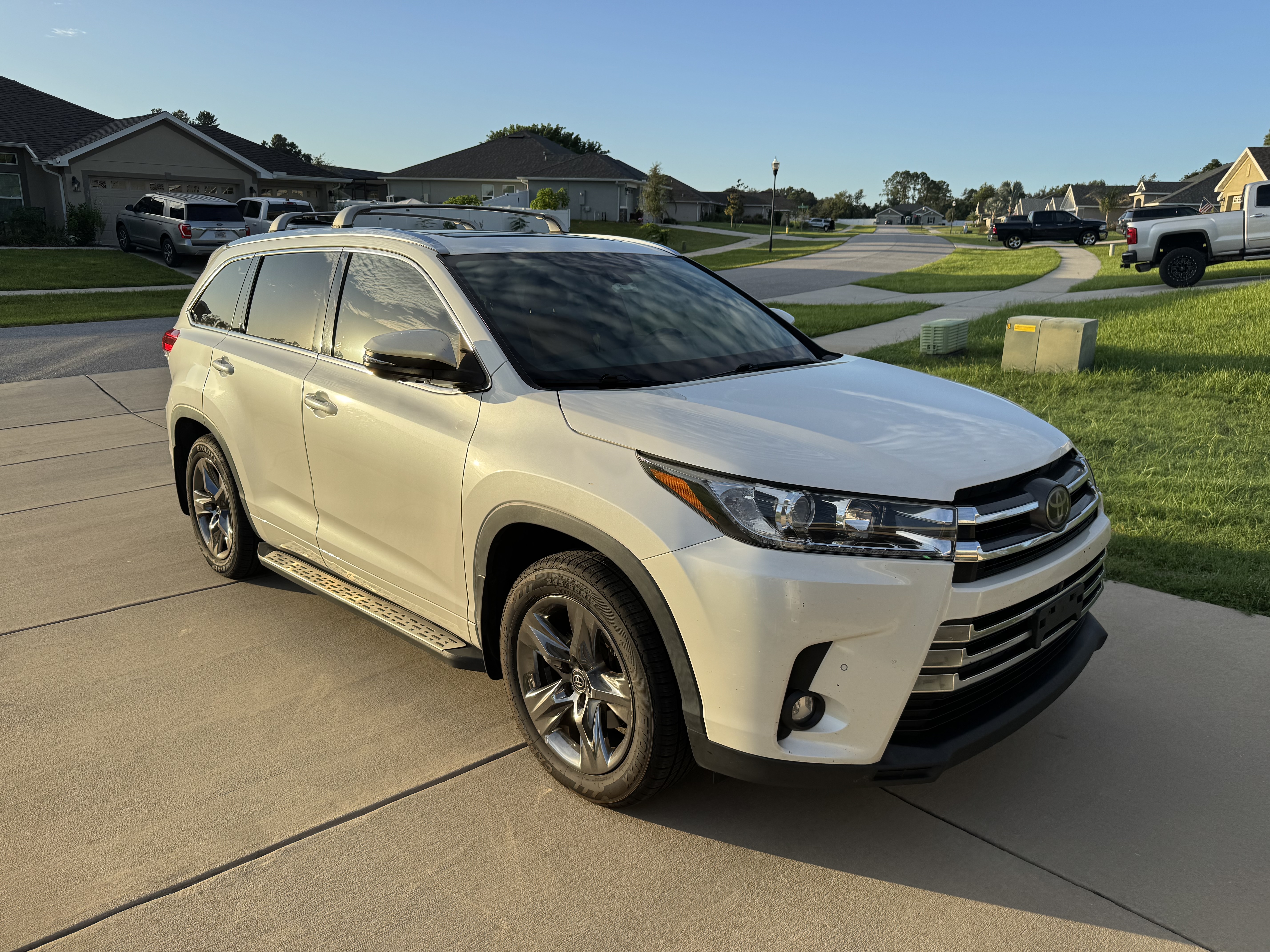 Used 2019 Toyota Highlander Limited Platinum AWD/4WD image 2