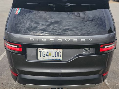 Used 2018 Land Rover Discovery HSE image 6