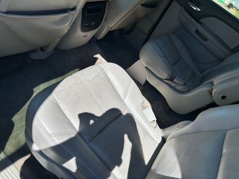 Used 2011 Chevrolet Suburban LT AWD/4WD image 21