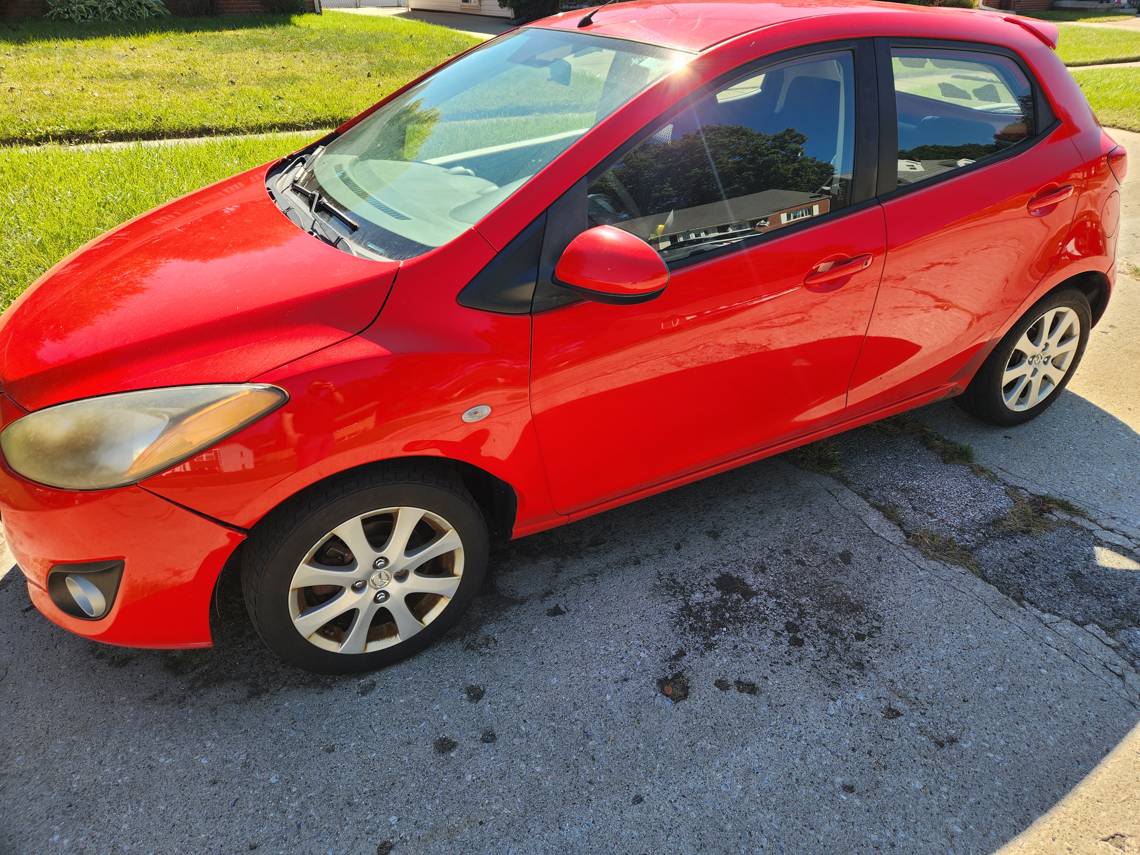 Used 2012 MAZDA MAZDA2 Touring FWD image 4