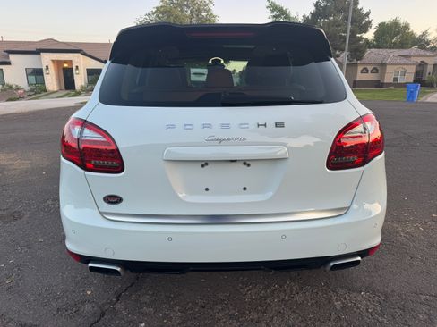 Used 2013 Porsche Cayenne Diesel AWD/4WD image 9