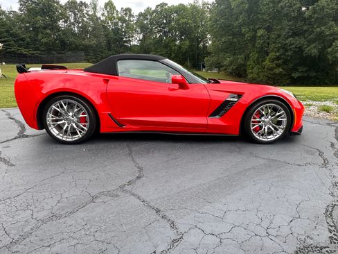 Used 2015 Chevrolet Corvette Z06 w/ 3LZ Preferred Equipment Group RWD image 29