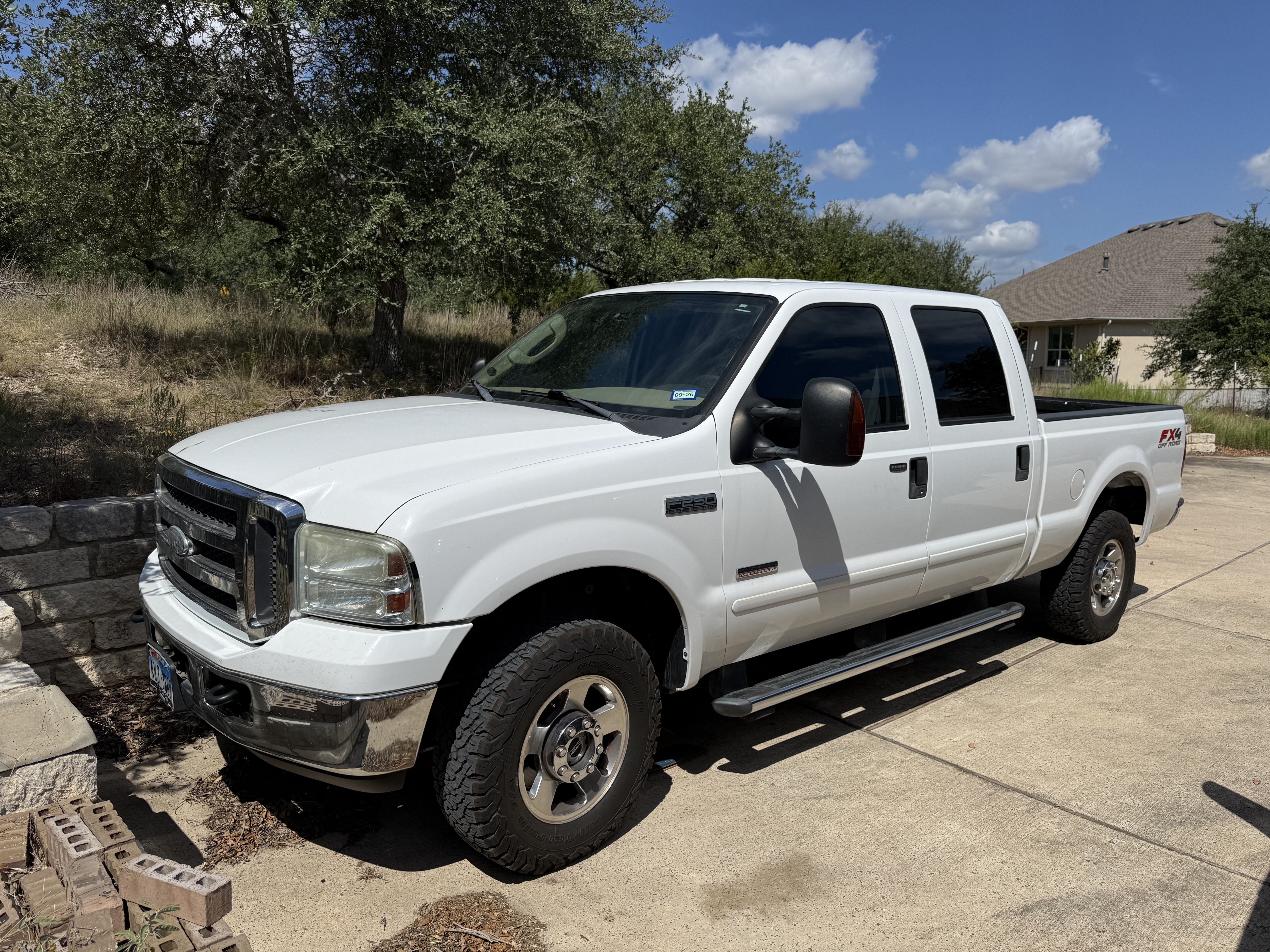 Used 2005 Ford F250 Lariat AWD/4WD image 1