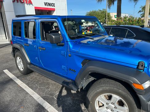 Used 2022 Jeep Wrangler Unlimited Sport w/ Sun And Sound Package image 2